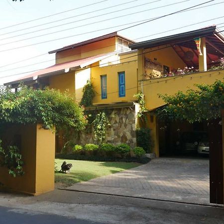 Yoho Home Away Home Kandy Exterior foto